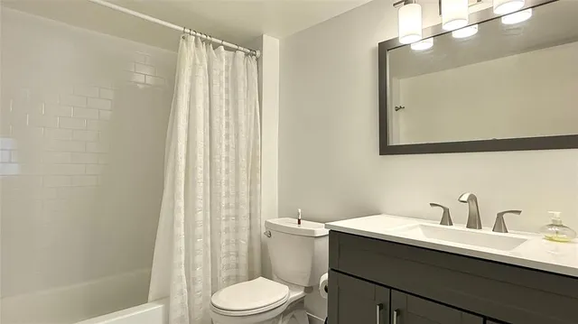 $269,900 | 669 West Oakland Park Boulevard, Unit 220B, Fort Lauderdale, FL 33309