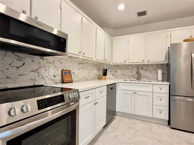 $269,900 | 669 West Oakland Park Boulevard, Unit 220B, Fort Lauderdale, FL 33309