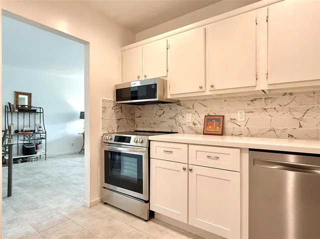 $269,900 | 669 West Oakland Park Boulevard, Unit 220B, Fort Lauderdale, FL 33309
