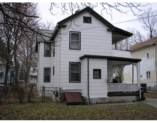 28 Florida Street Springfield, MA 01109 - Photo 3 of 4 Gallery Image 3