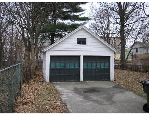 28 Florida Street Springfield, MA 01109 - Photo 4 of 4 Gallery Image 4