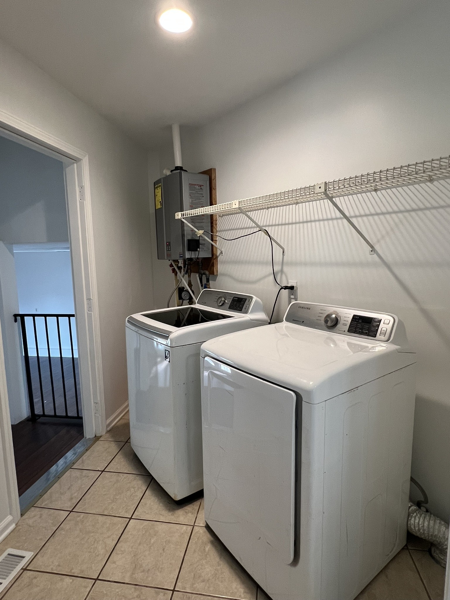 2654 Crosspark Drive Murfreesboro, TN 37129 - Photo 14 of 36 a utility room with dryer and washer