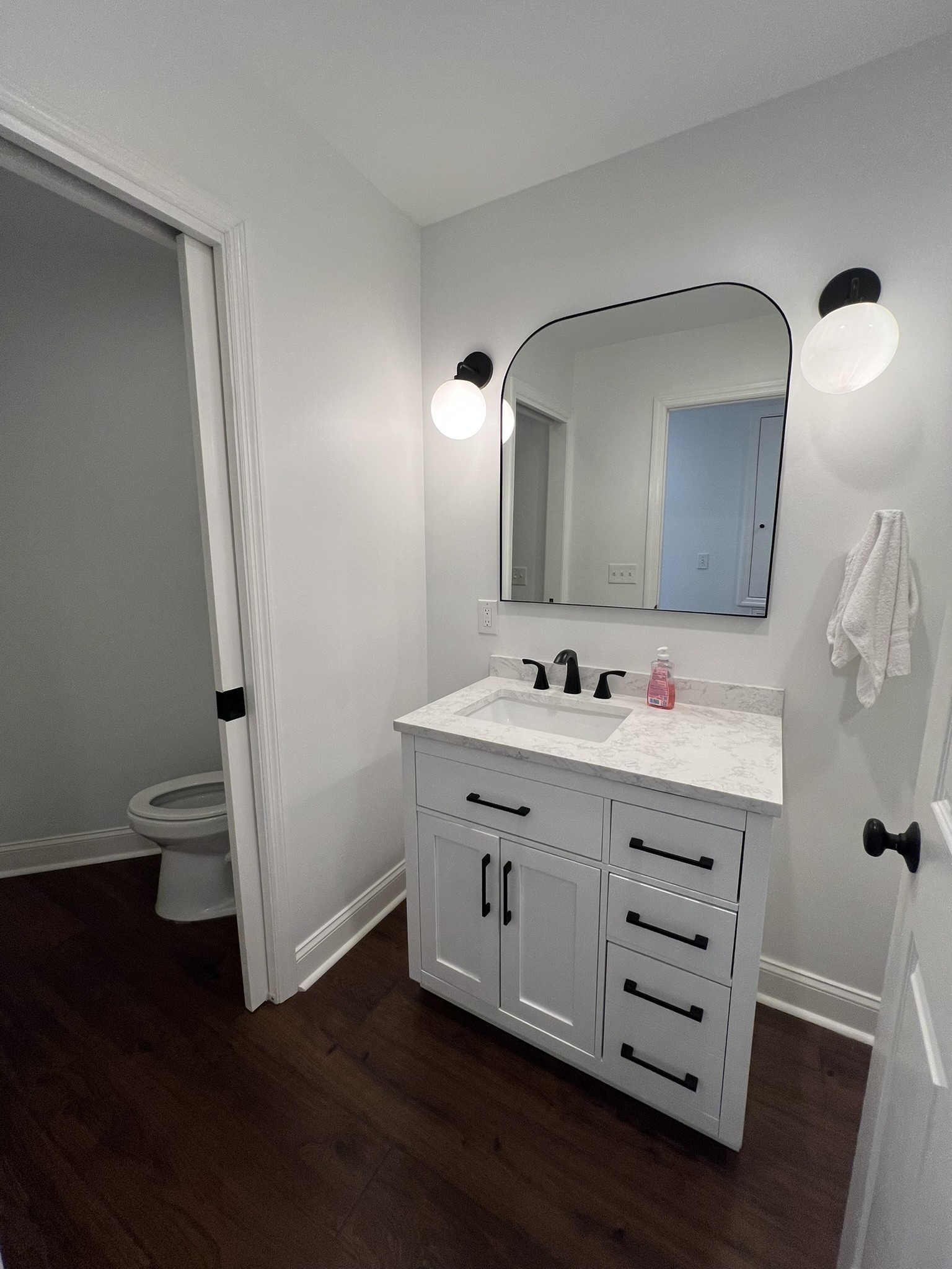 2654 Crosspark Drive Murfreesboro, TN 37129 - Photo 21 of 36 a bathroom with a double vanity sink and mirror