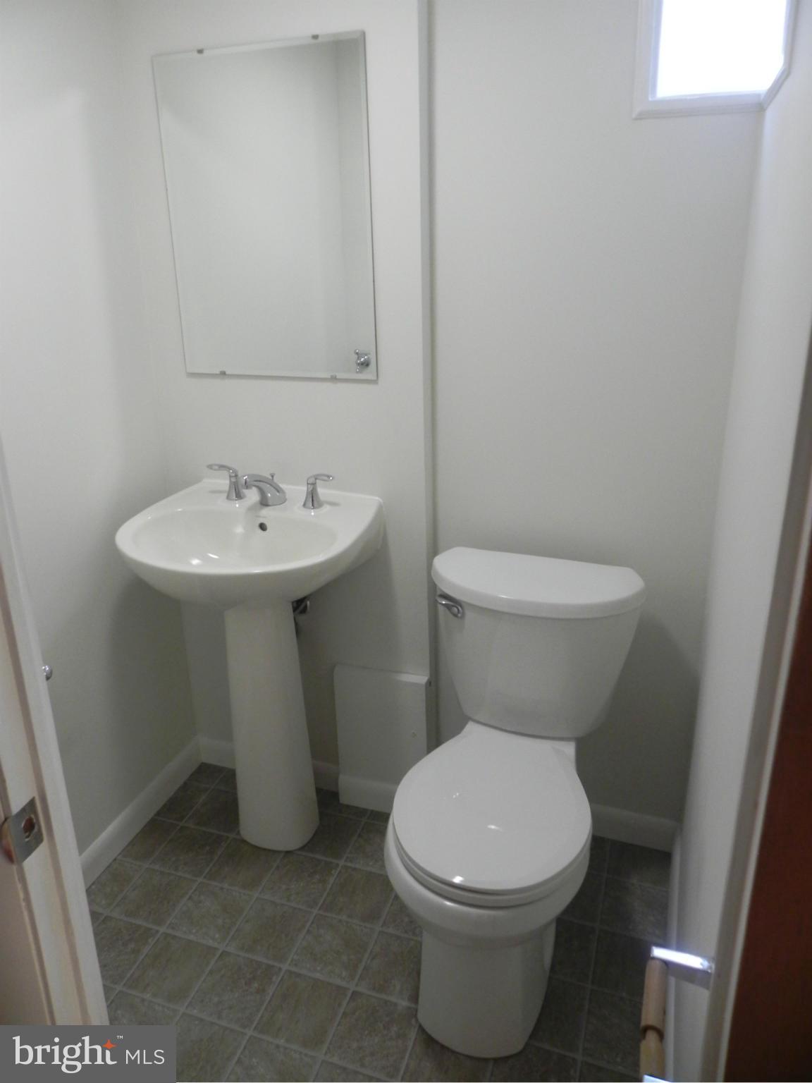 6210 Collinsway Road Catonsville, MD 21228 - Photo 22 of 27 Bath