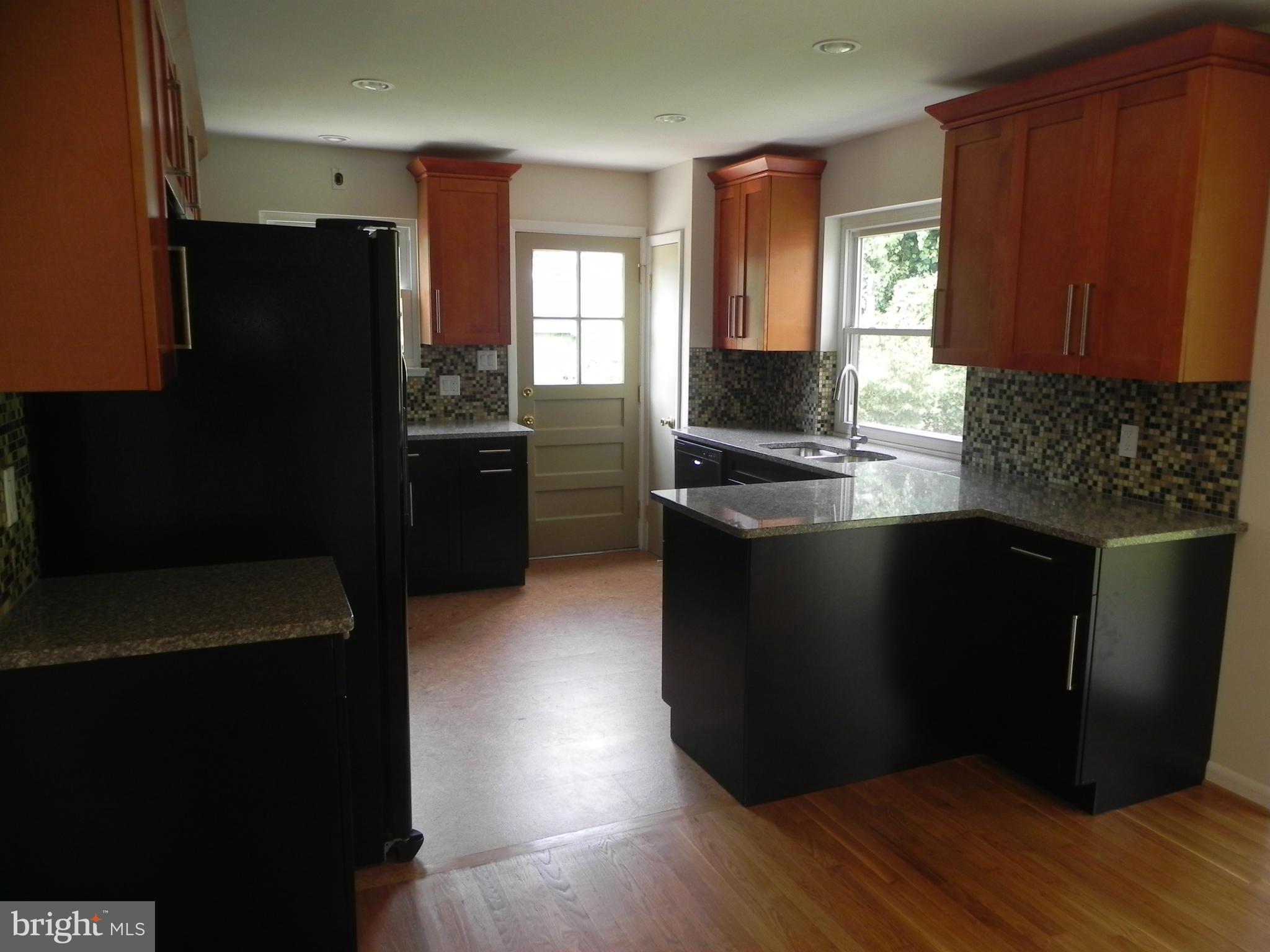 6210 Collinsway Road Catonsville, MD 21228 - Photo 5 of 27 Kitchen
