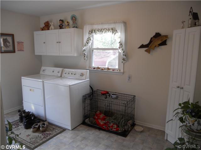 2361 Camelback Road Maidens, VA 23102 - Photo 3 of 12 a utility room with dryer and washer