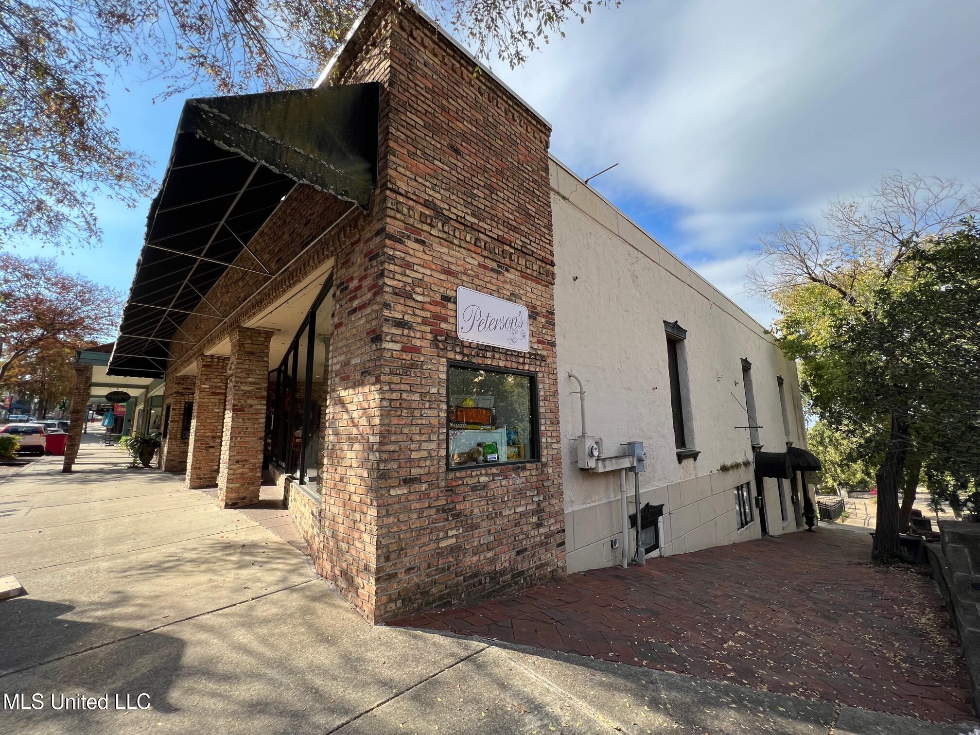 Front of building from Washington