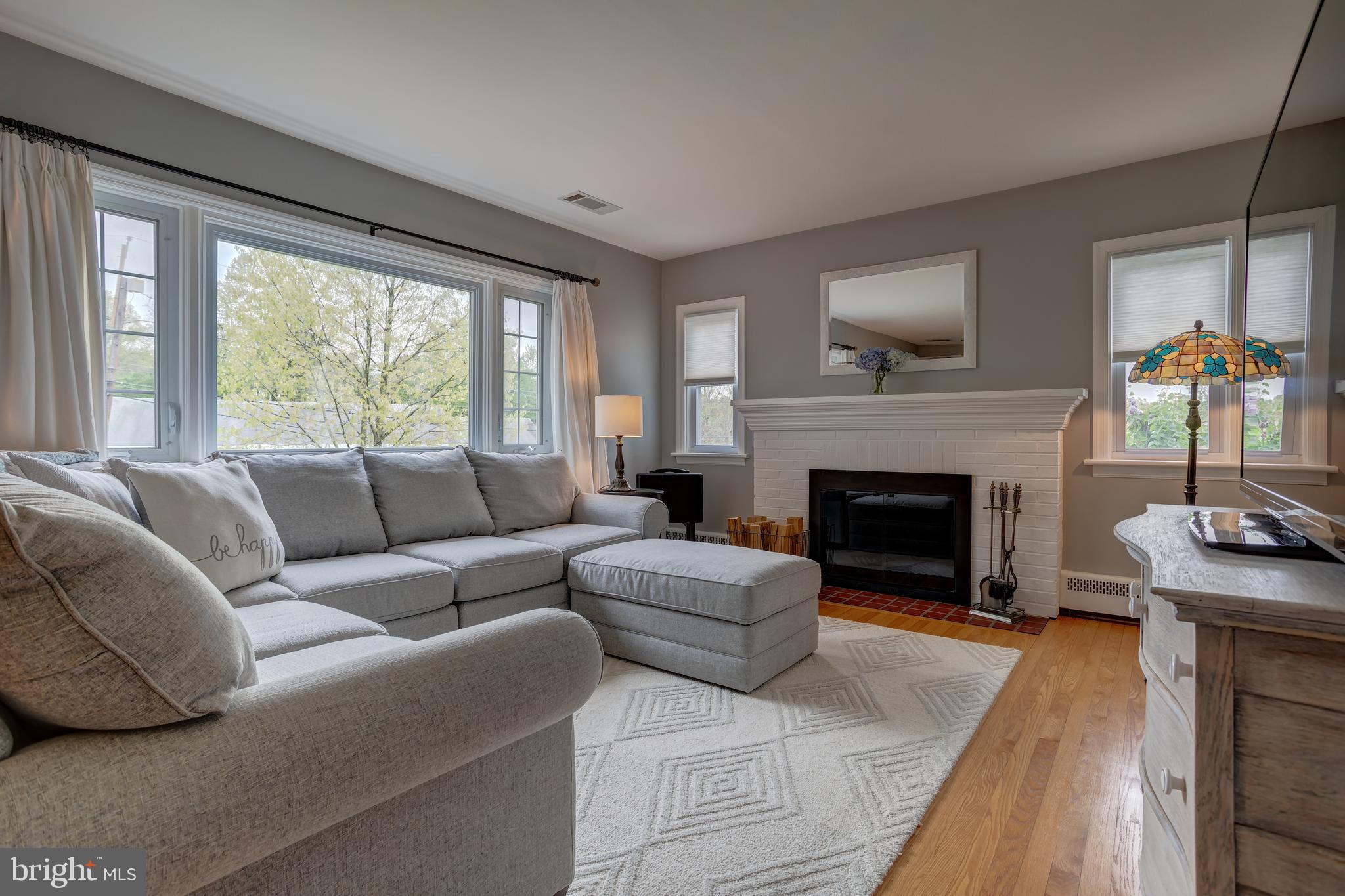 707 Harvey Road Wallingford, PA 19086 - Photo 13 of 43 Living Room