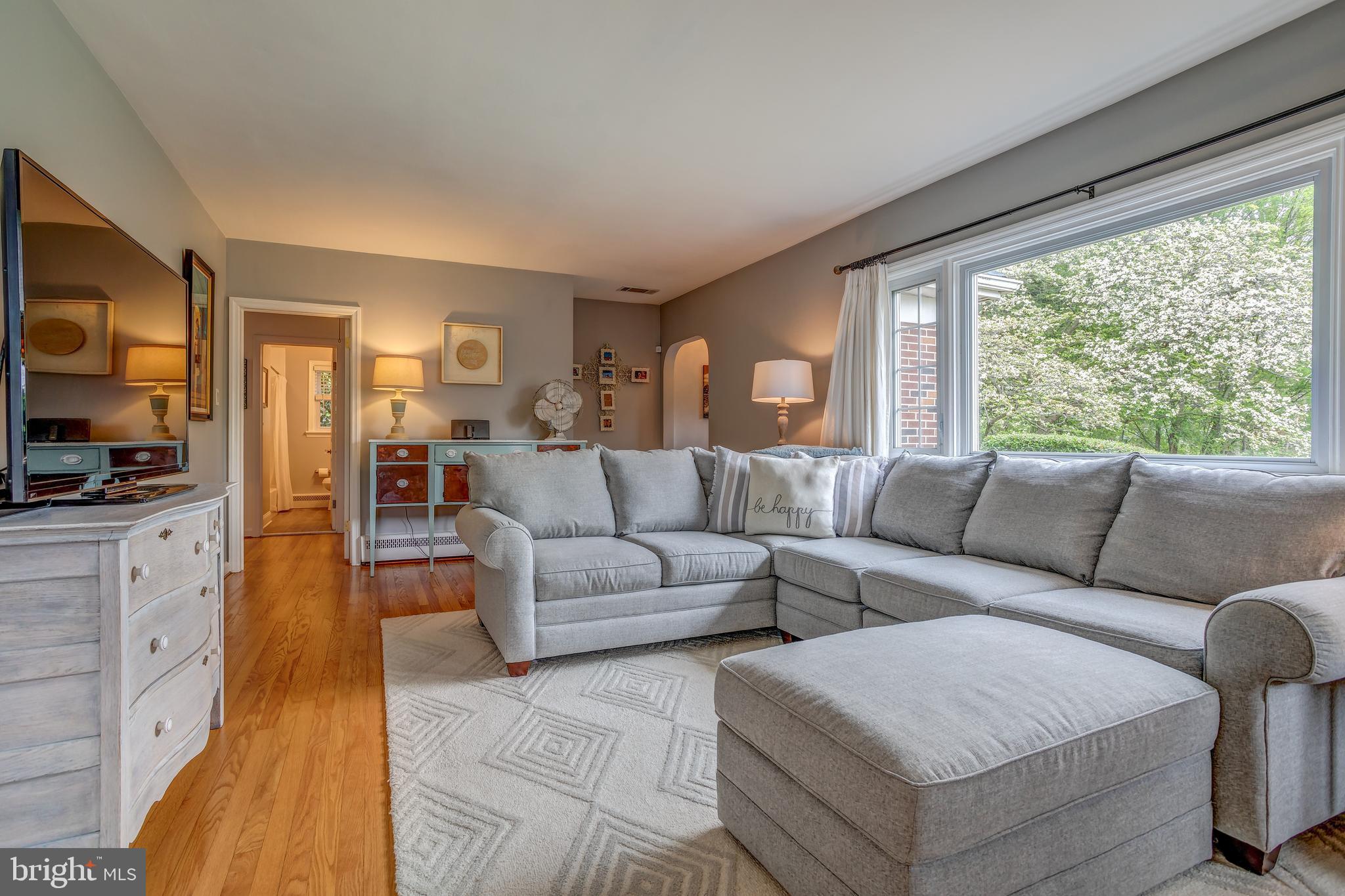 707 Harvey Road Wallingford, PA 19086 - Photo 15 of 43 Living Room