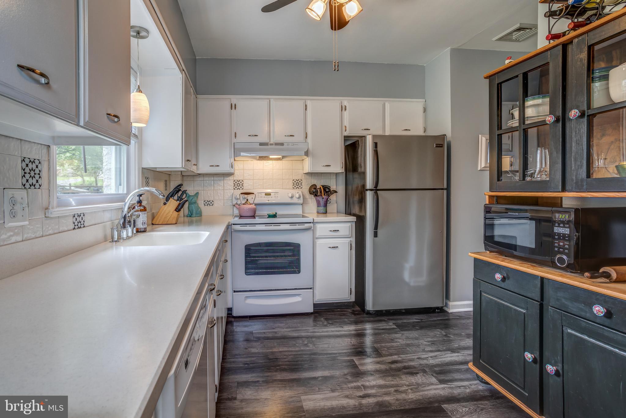 707 Harvey Road Wallingford, PA 19086 - Photo 20 of 43 Kitchen with LVP