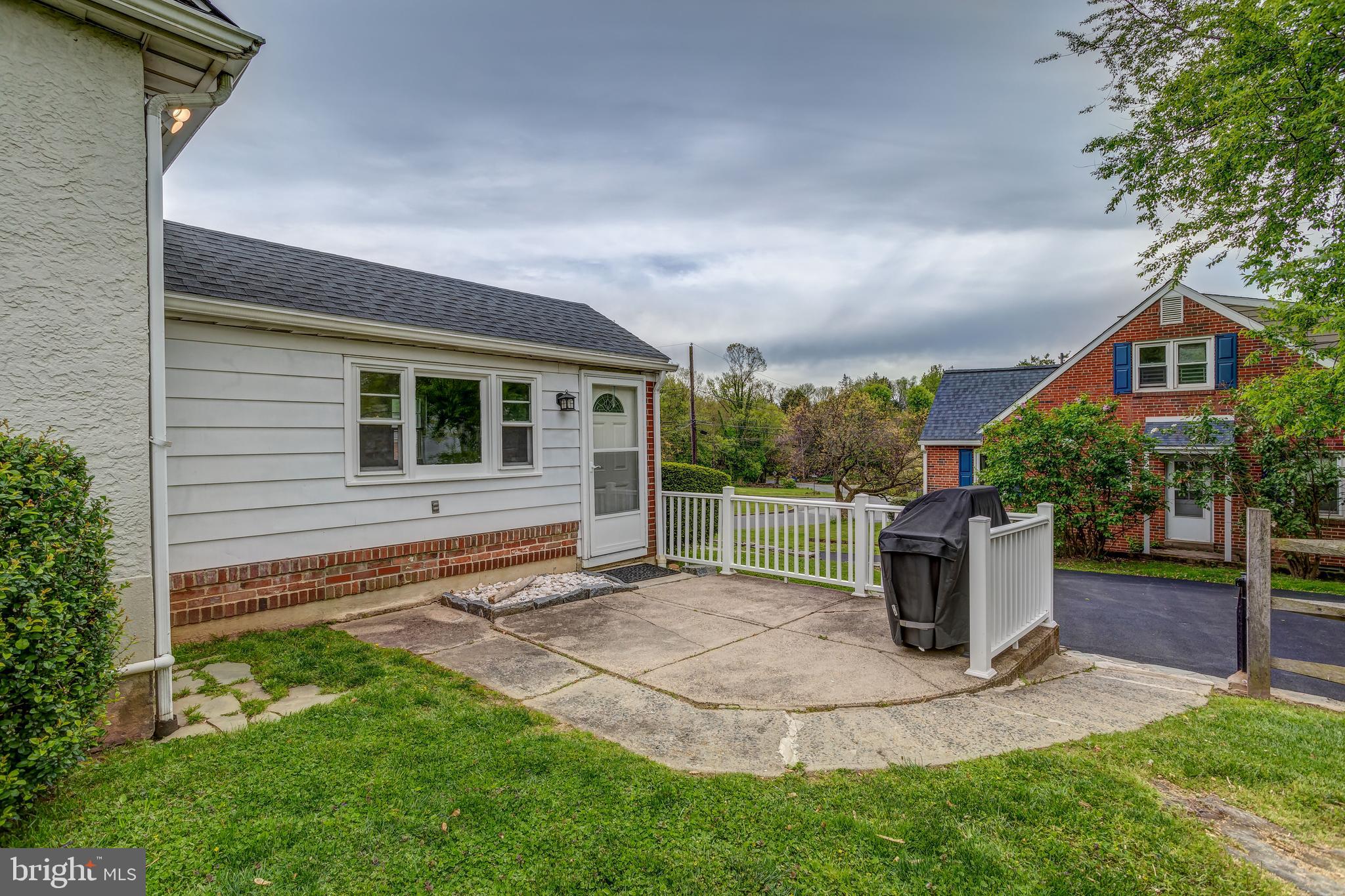 707 Harvey Road Wallingford, PA 19086 - Photo 39 of 43 Back Patio
