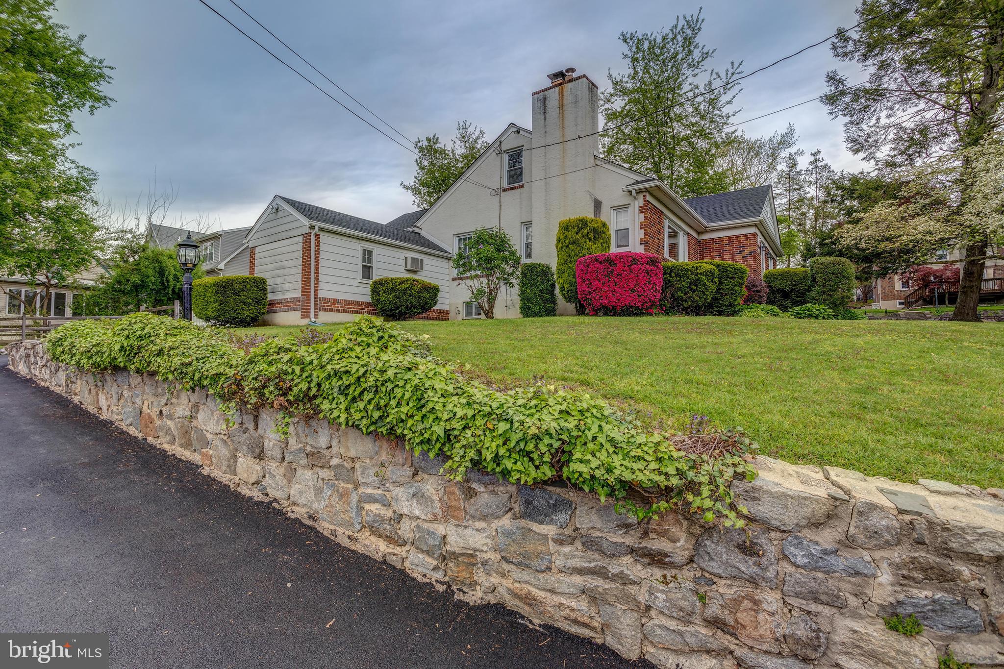 707 Harvey Road Wallingford, PA 19086 - Photo 5 of 43 Driveway View