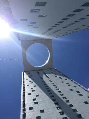 $3,350 | 500 Brickell Avenue, Unit 1704, Miami, FL 33131