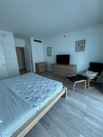 $3,350 | 500 Brickell Avenue, Unit 1704, Miami, FL 33131