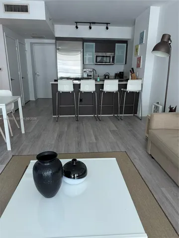 $3,350 | 500 Brickell Avenue, Unit 1704, Miami, FL 33131