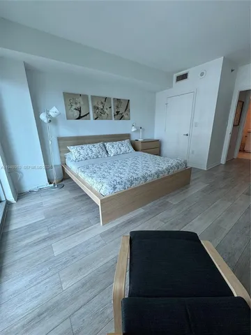 $3,350 | 500 Brickell Avenue, Unit 1704, Miami, FL 33131