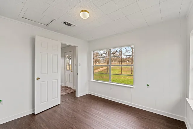 $1,795 | 1430 South Us Highway, Milano, TX 76556