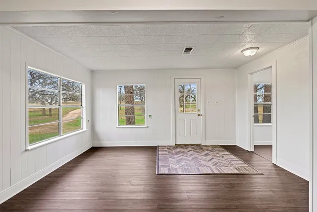 $1,795 | 1430 South Us Highway, Milano, TX 76556