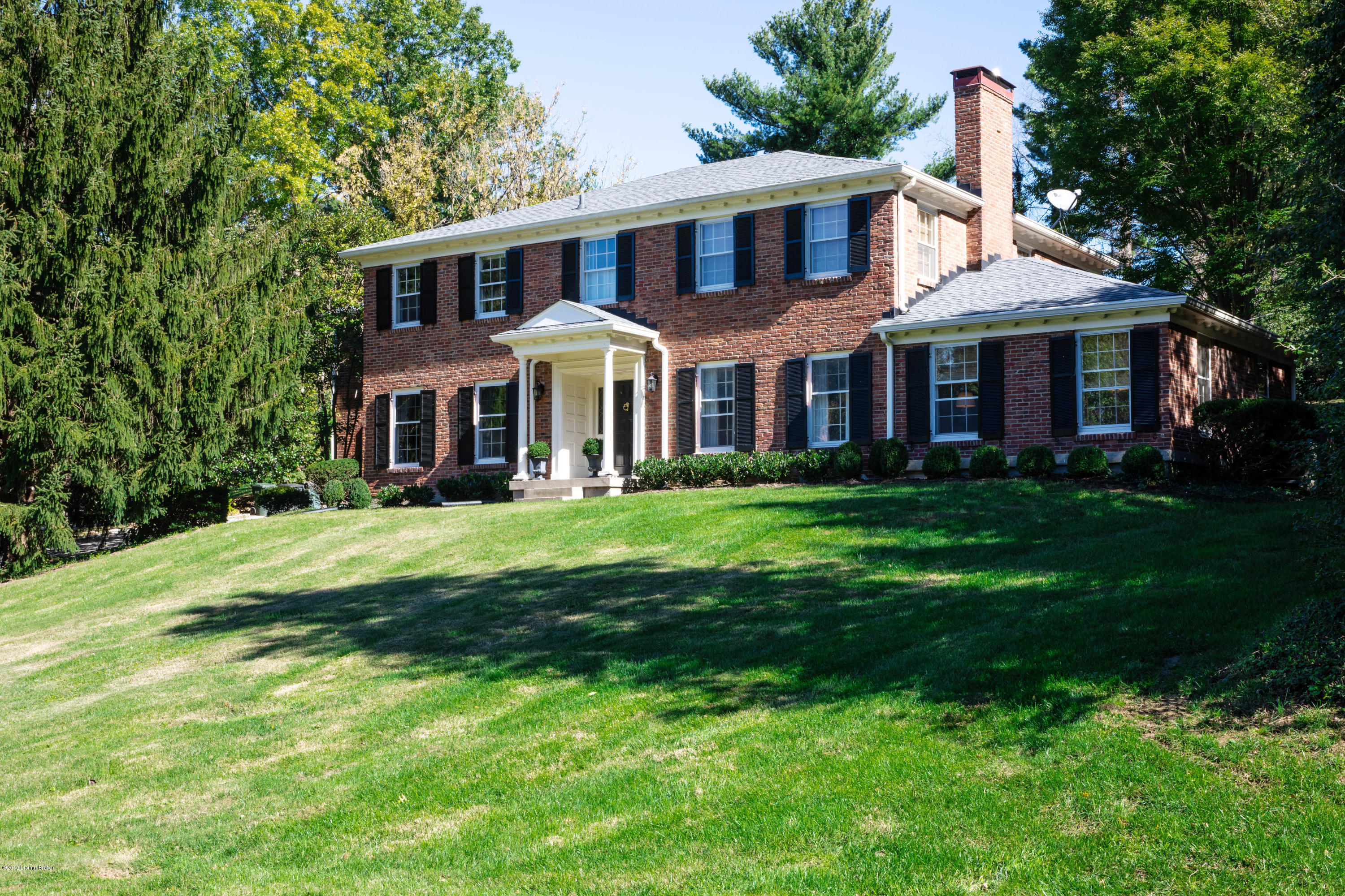 155 Totem Road Louisville, KY 40207 - Photo 2 of 54 0U2A0617_1