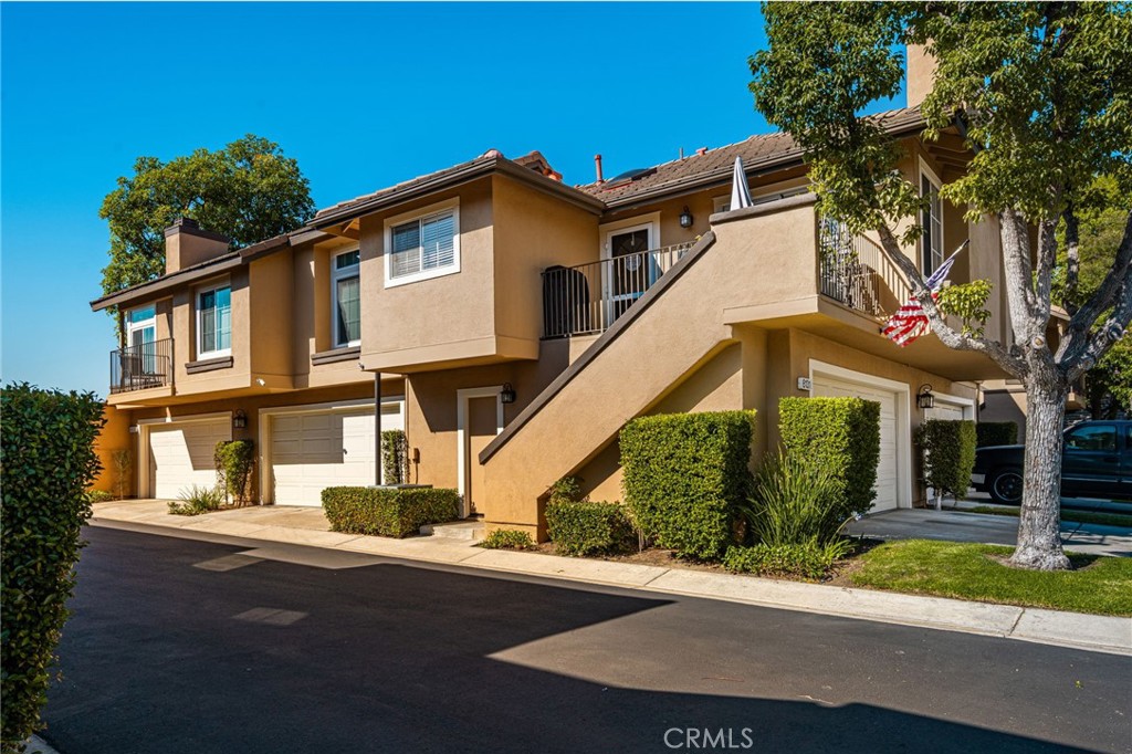 8131 East Oak Ridge Circle Anaheim, CA 92808 - Photo 3 of 33