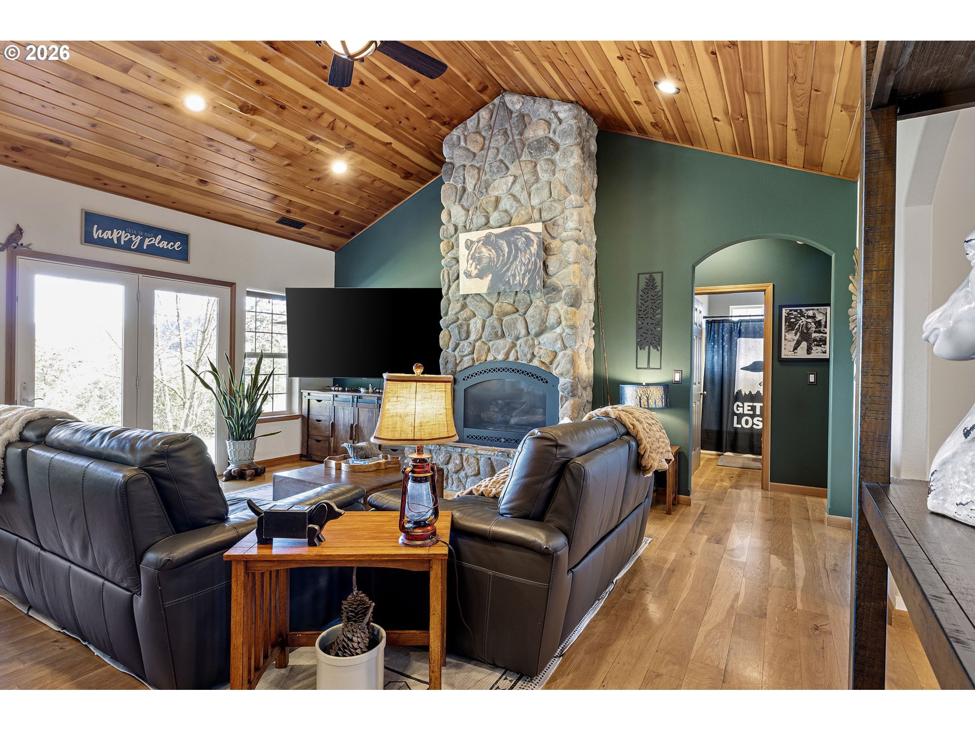 445 Melqua Road Roseburg, OR 97471 - Photo 10 of 48 Living Room