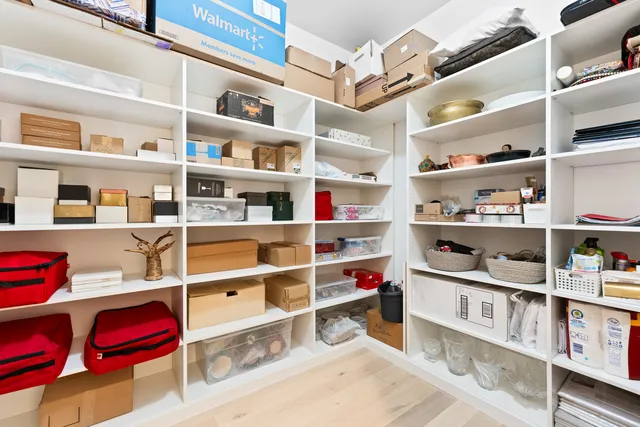 $899,900 | 1767 West Rosehill Drive, Unit 304, Chicago, IL 60660