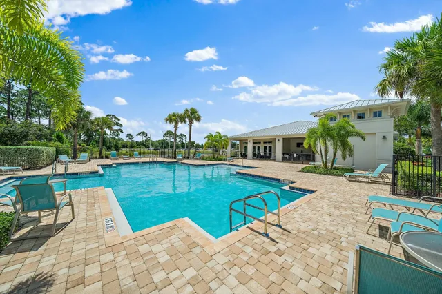 $4,200 | 200 Southwest Pomeroy Street, Stuart, FL 34997