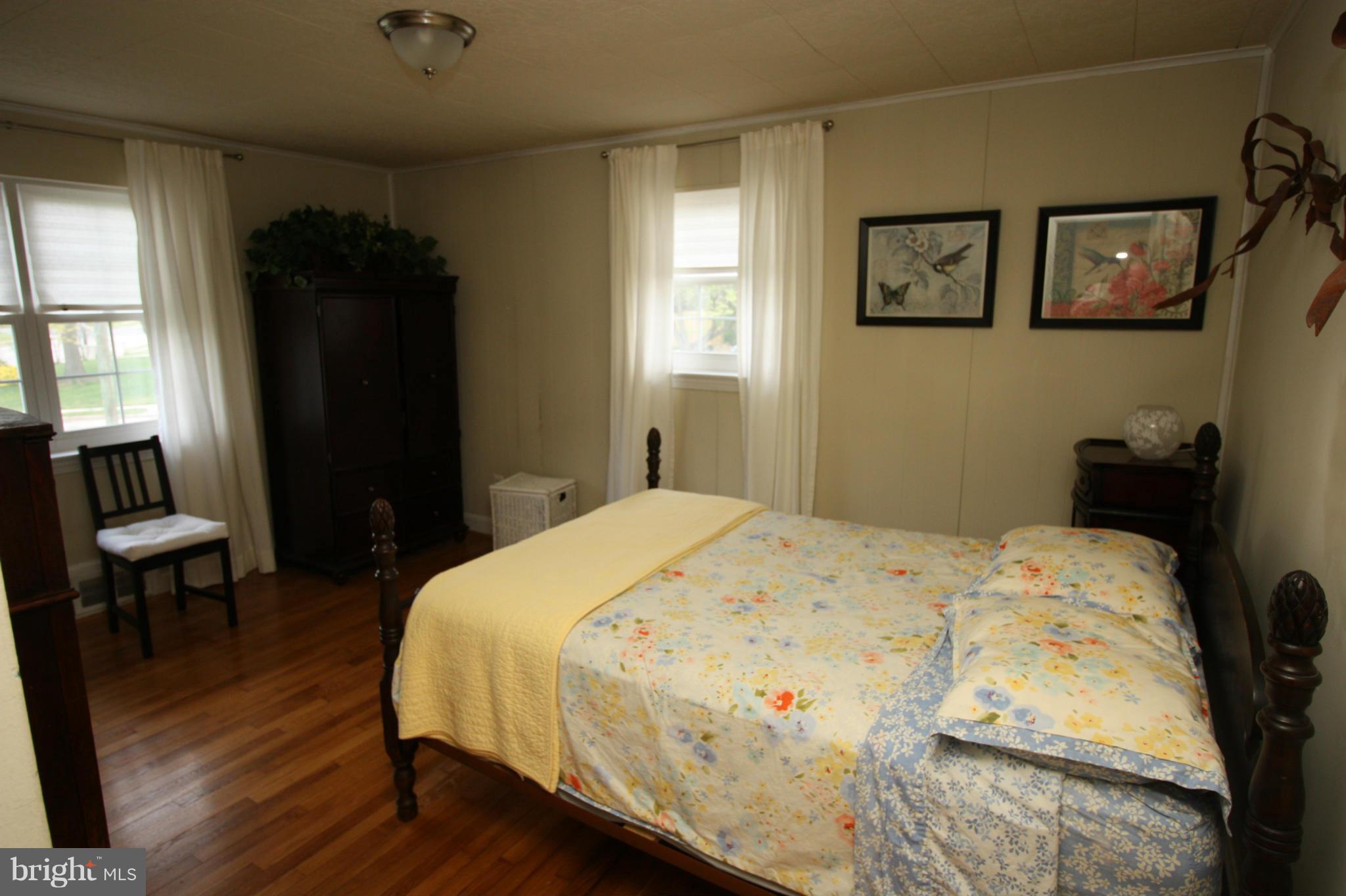 6027 Craig Street Springfield, VA 22150 - Photo 9 of 18 Bedroom (Master)