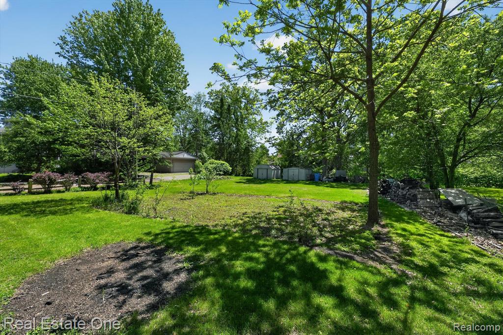 3920 Wint Road Commerce Township, MI 48382 - Photo 40 of 60