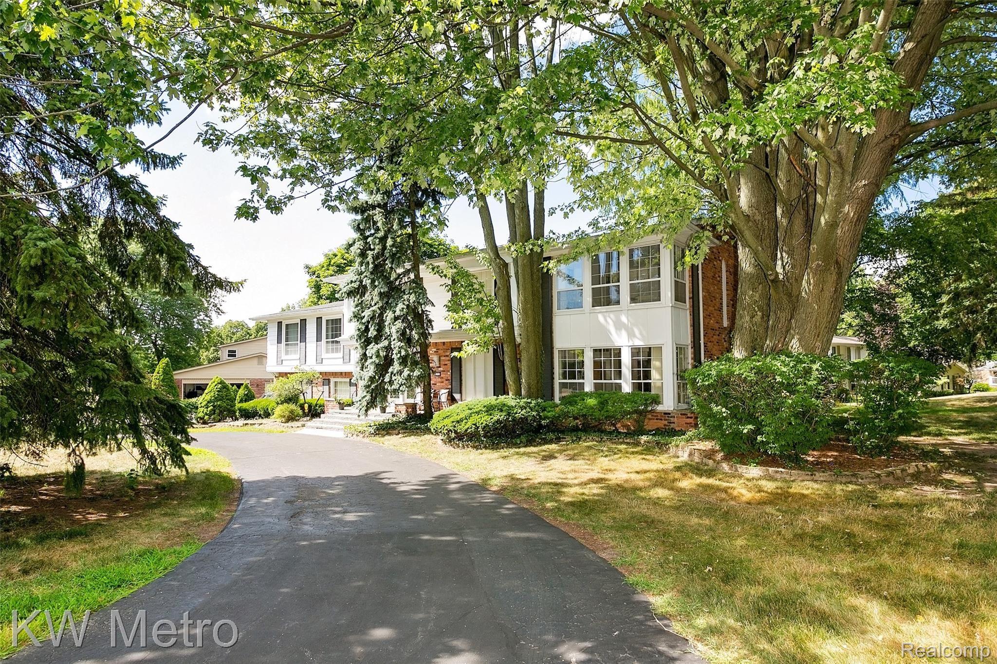 4733 Valleyview Drive South West Bloomfield, MI 48323 - Photo 39 of 39 Valleyview-40.jpg