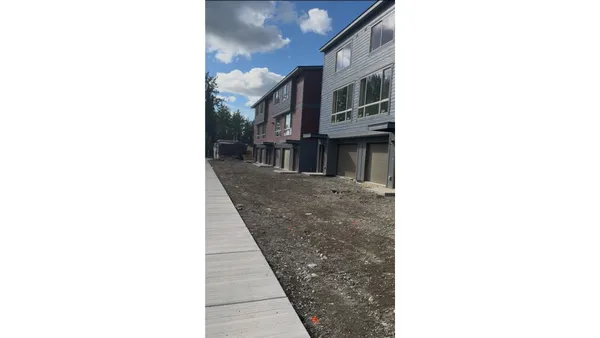 a picture of a very nice looking building