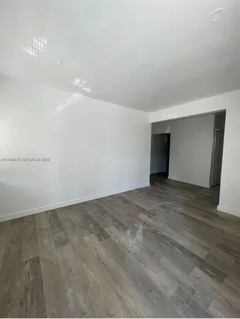 $1,900 | 7600 Dickens Avenue, Unit 3, Miami Beach, FL 33141