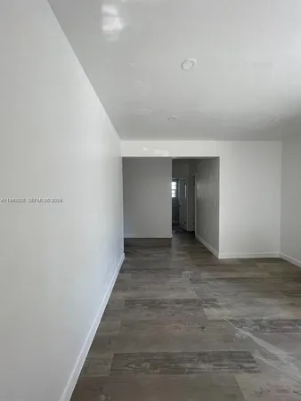 $1,900 | 7600 Dickens Avenue, Unit 3, Miami Beach, FL 33141