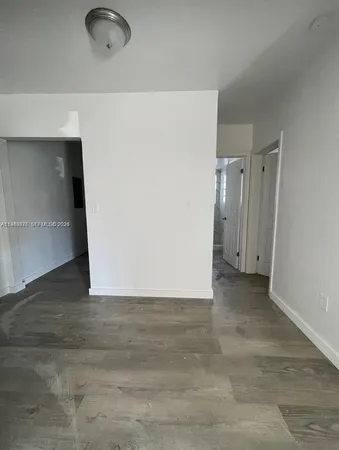 $1,900 | 7600 Dickens Avenue, Unit 3, Miami Beach, FL 33141