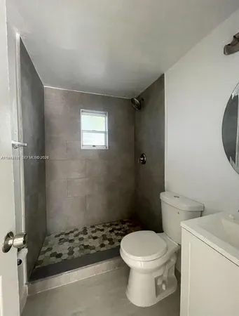 $1,900 | 7600 Dickens Avenue, Unit 3, Miami Beach, FL 33141