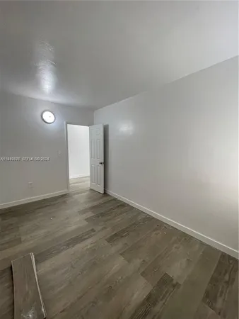 $1,900 | 7600 Dickens Avenue, Unit 3, Miami Beach, FL 33141