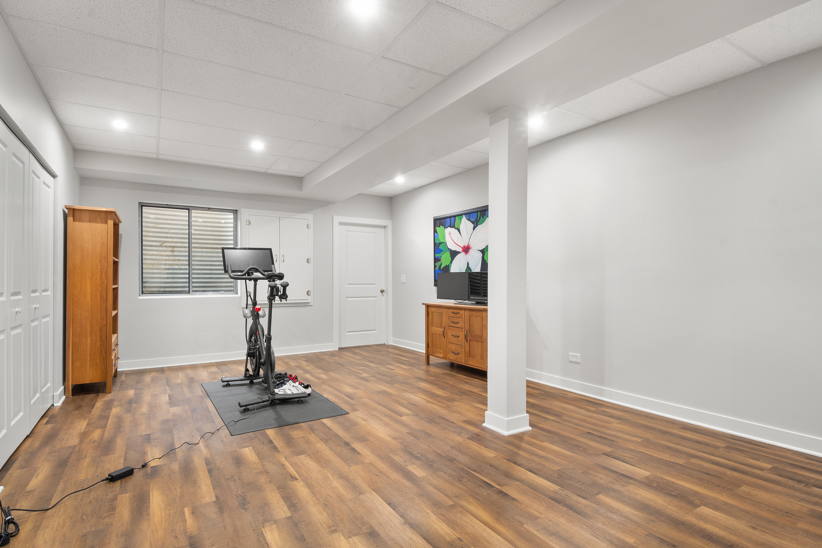 1830 Telegraph Road Lake Forest, IL 60045 - Photo 29 of 33 a view of a room with gym equipment