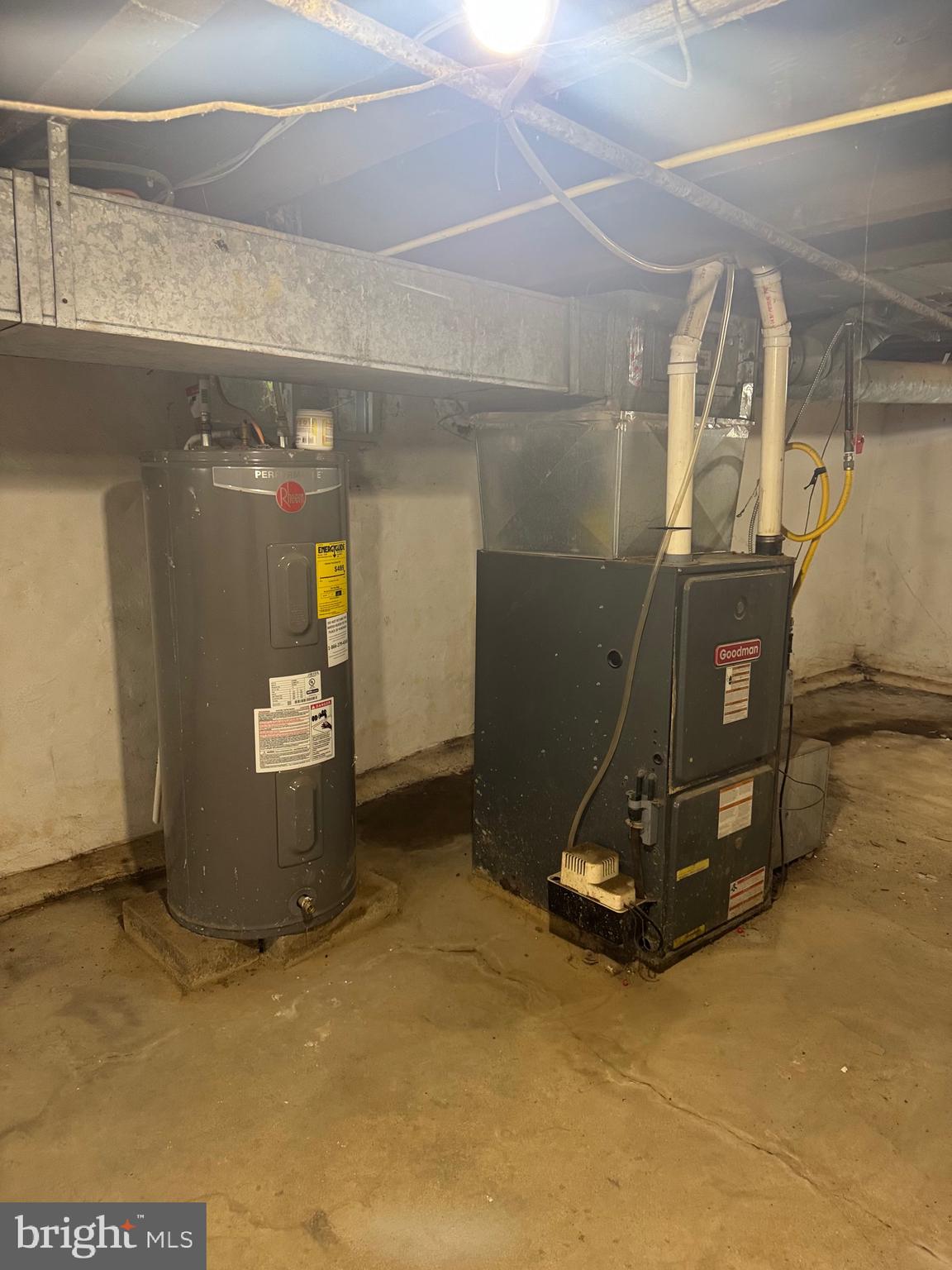 312 Concord Avenue Chester, PA 19013 - Photo 4 of 6 a view of a room with gym equipment