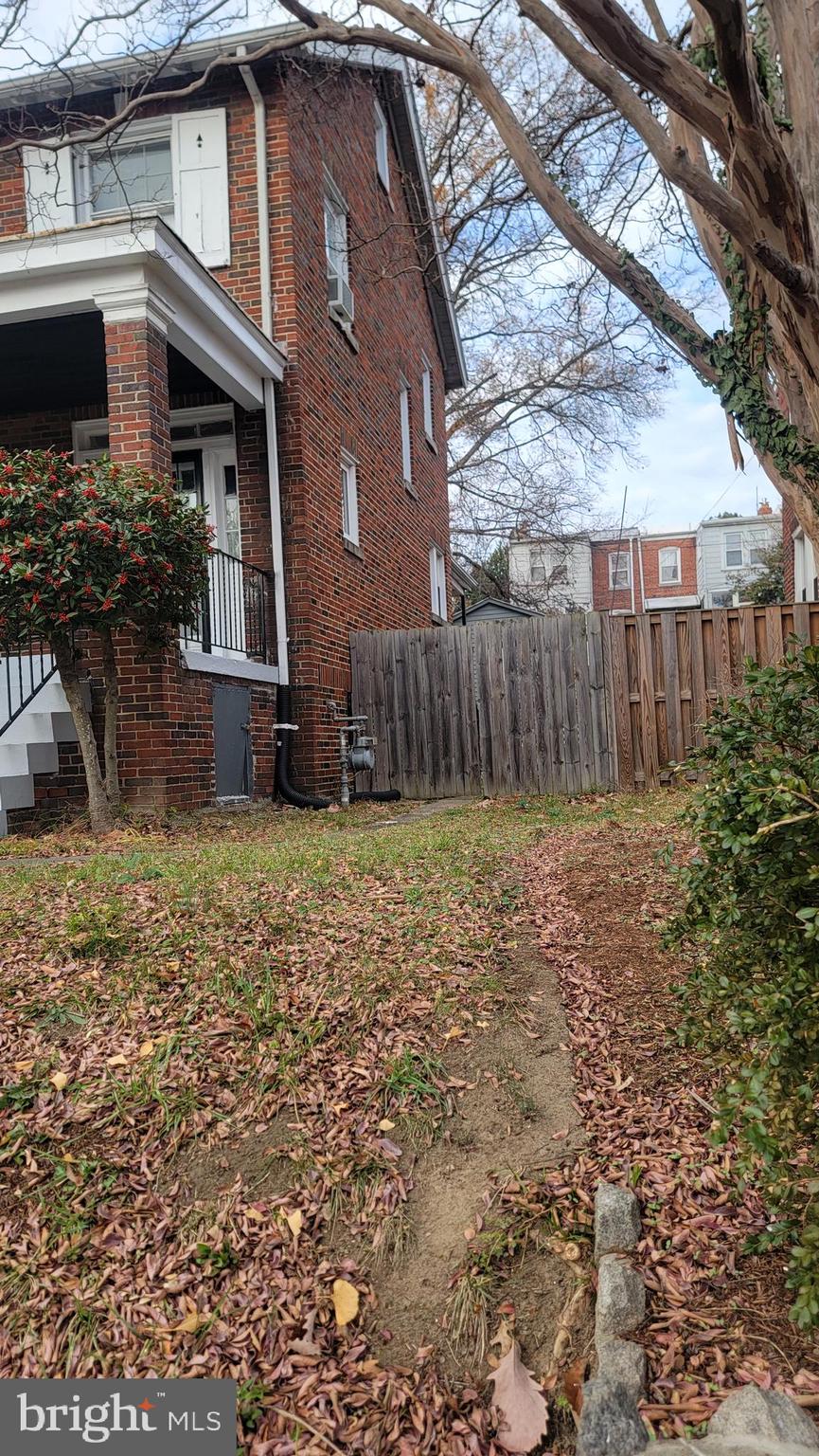 419 Oneida Place Northwest Washington, DC 20011 - Photo 11 of 63