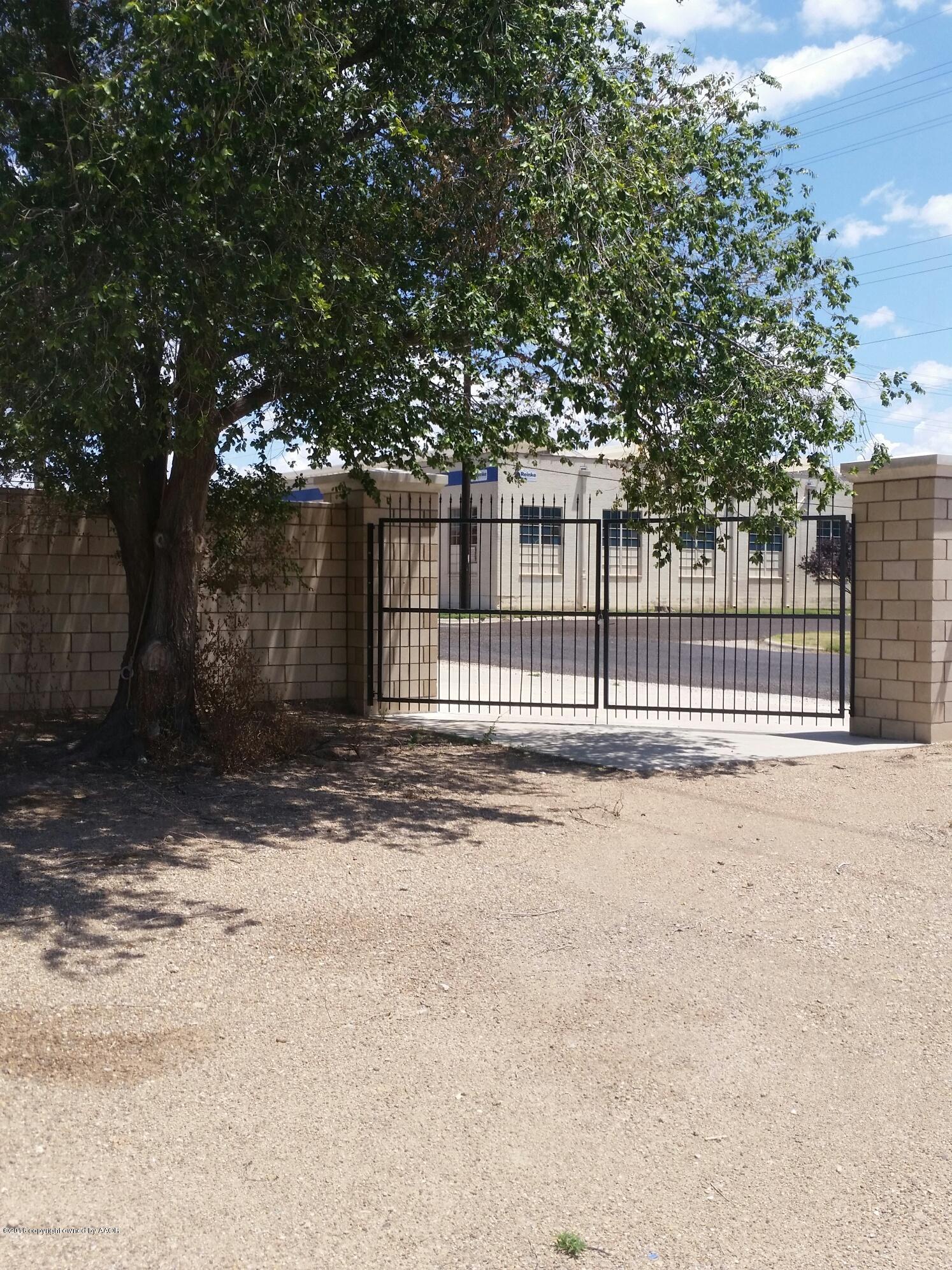 301 South Tyler Street Amarillo, TX 79101 - Photo 4 of 22 a view of backyard space