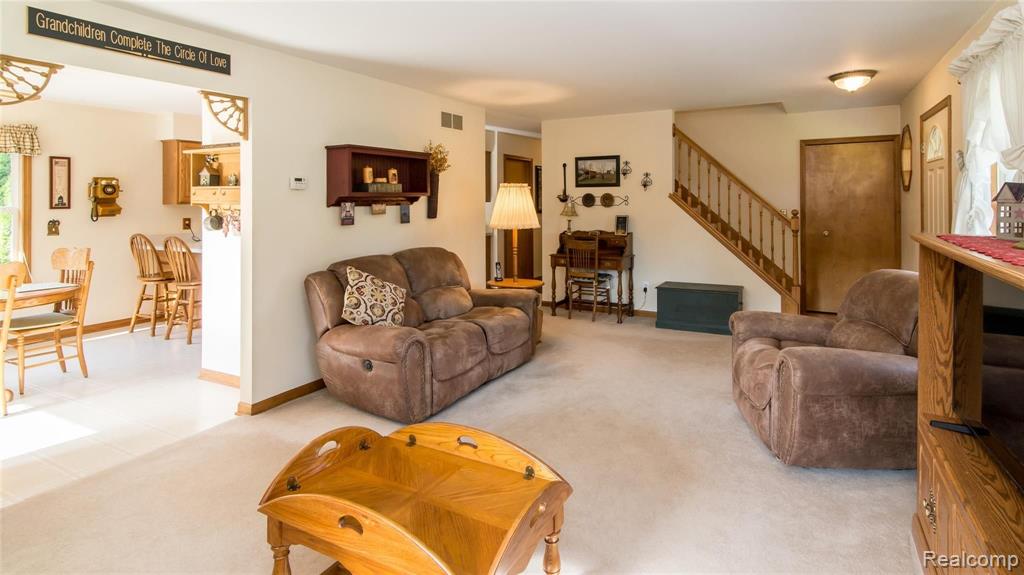 8918 Buchanan Road Brighton, MI 48116 - Photo 13 of 30