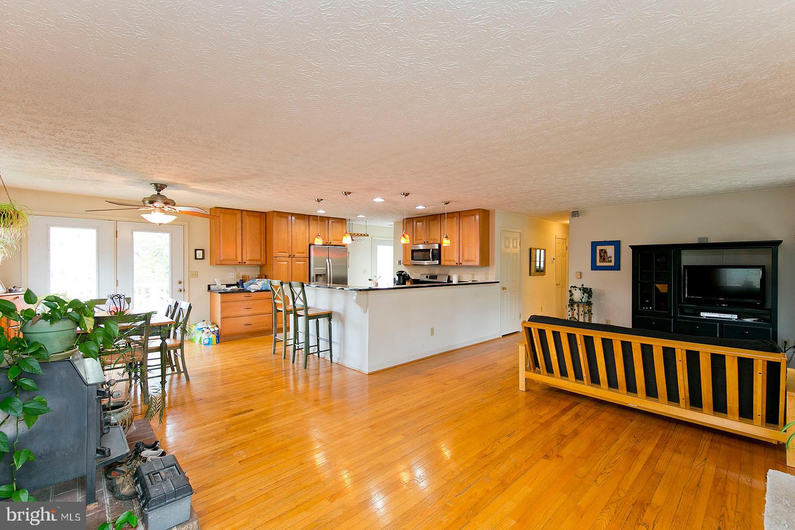 906 McDonald Road Winchester, VA 22602 - Photo 3 of 50 Gallery Image 3