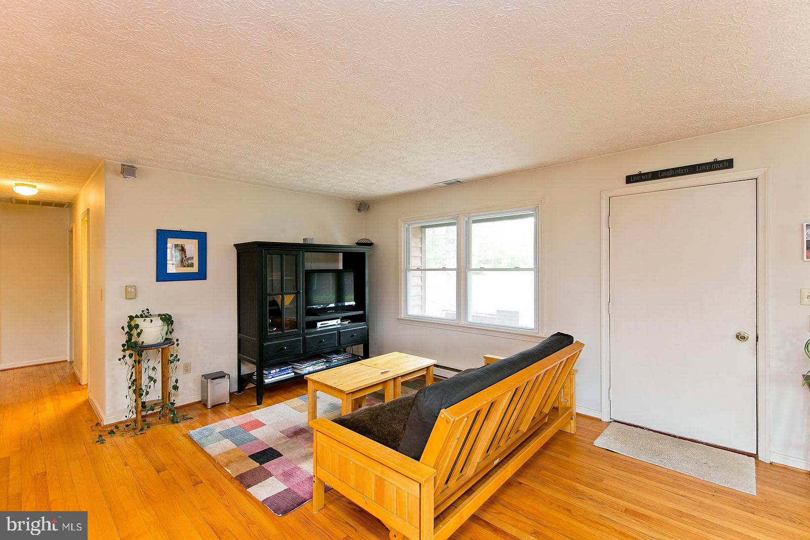 906 McDonald Road Winchester, VA 22602 - Photo 5 of 50 Gallery Image 5