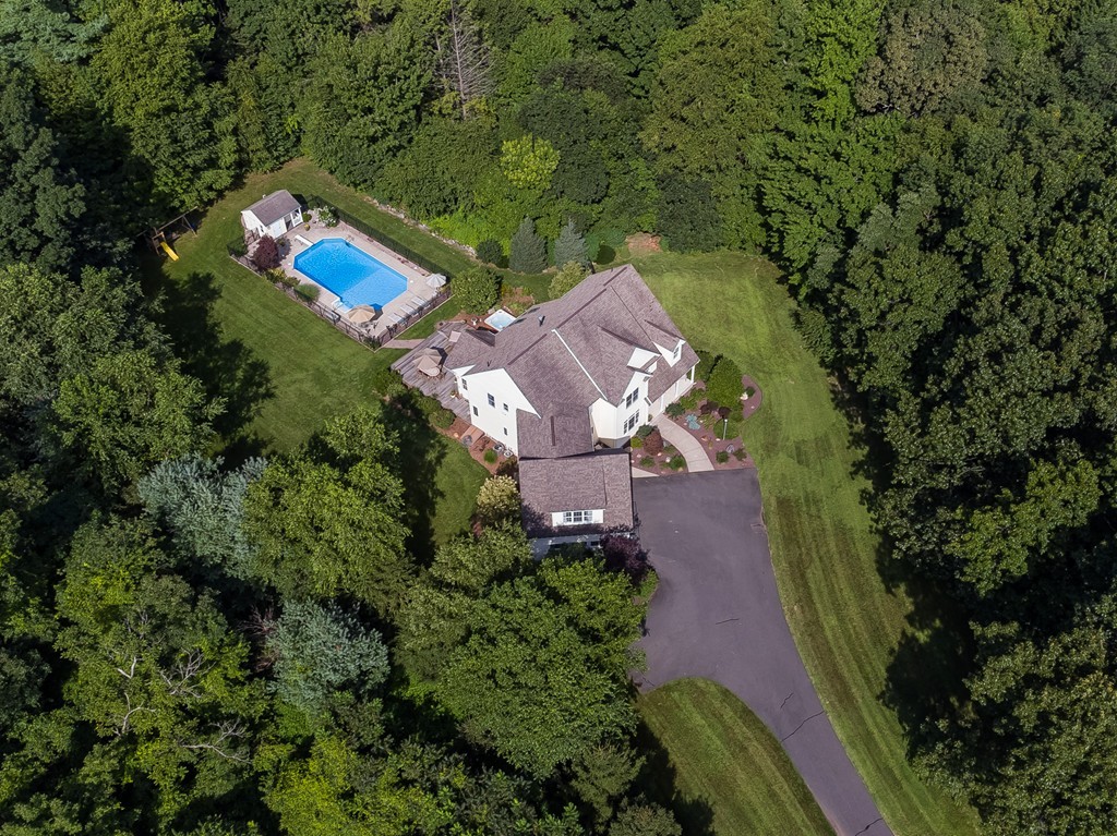 229 Pontoosic Road Westfield, MA 01085 - Photo 1 of 30 Gallery Image 1