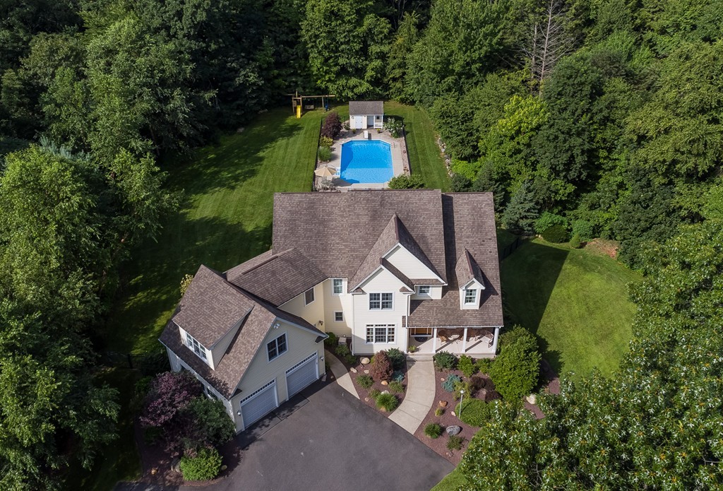229 Pontoosic Road Westfield, MA 01085 - Photo 4 of 30 Gallery Image 4