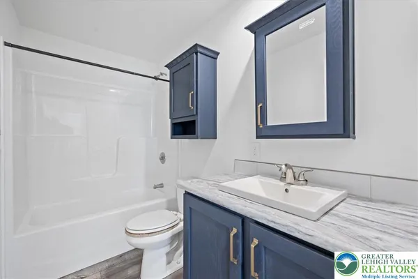 $259,900 | 1410 Heytesbury Road, Walnutport, PA 18088
