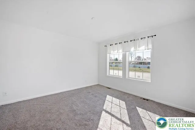 $262,240 | 1410 Heytesbury Road, Walnutport, PA 18088