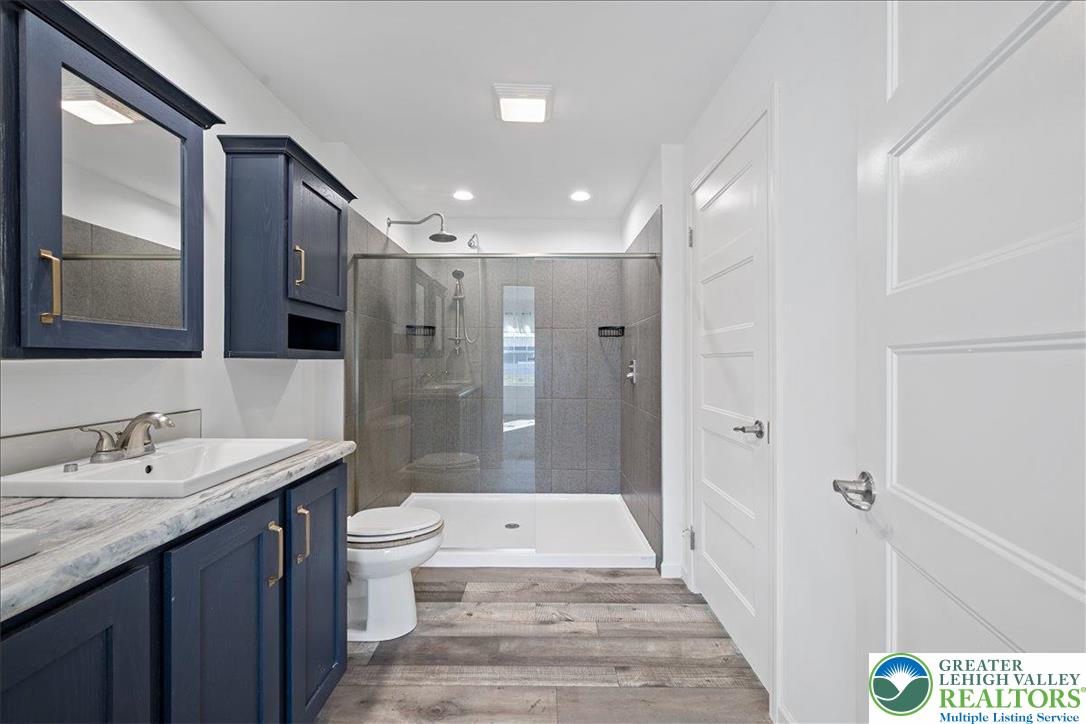 1410 Heytesbury Road Walnutport, PA 18088 - Photo 28 of 32