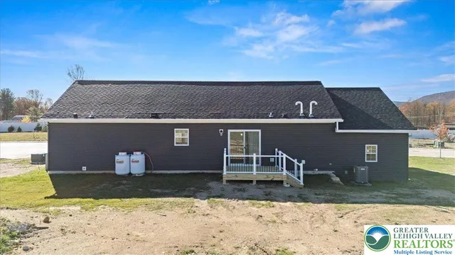 $262,240 | 1410 Heytesbury Road, Walnutport, PA 18088