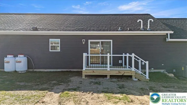 $262,240 | 1410 Heytesbury Road, Walnutport, PA 18088